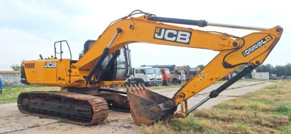 JS220 Excavator - Image 5