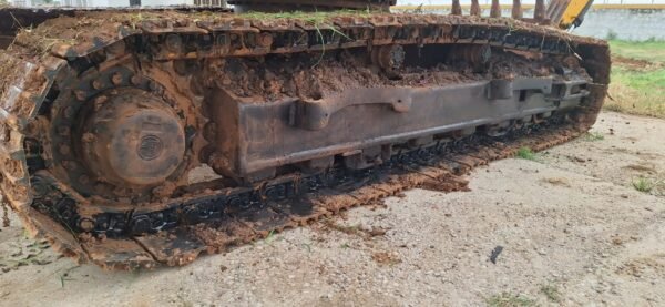 JS220 Excavator - Image 6