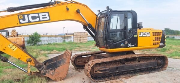 JS220 Excavator - Image 7