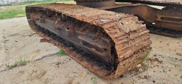 JS220 Excavator - Image 15