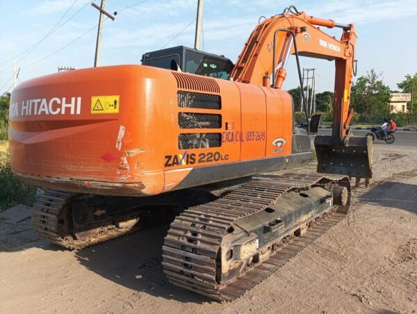 TATA ZX220 (Isuzu Engine) Excavator - Image 4