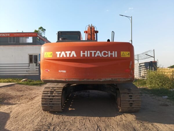 TATA ZX220 (Isuzu Engine) Excavator - Image 7