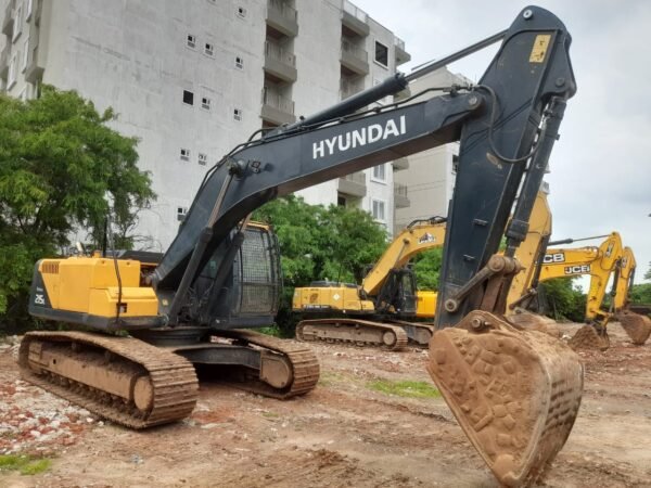 Hyundai 215 L Excavator - Image 2