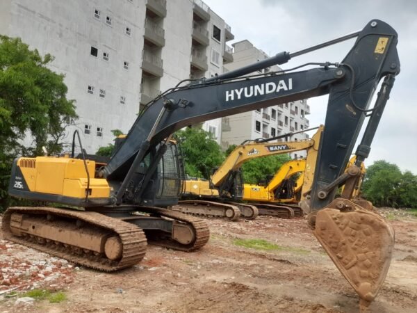 Hyundai 215 L Excavator - Image 6