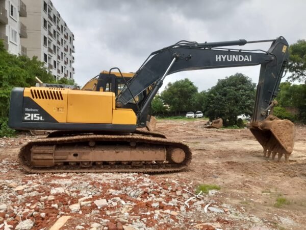 Hyundai 215 L Excavator - Image 8