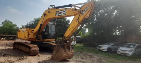 JCB 215 Excavator - Image 6