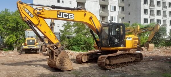 JCB 215 Excavator - Image 11