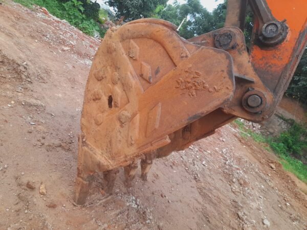 TATA 210 Excavator - Image 13