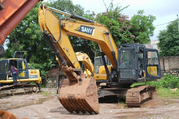Sany 220 Excavator - Image 4