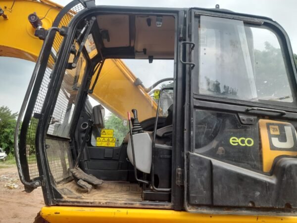 JCB JS215 Excavator - Image 16