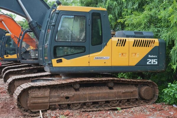 Hyundai 215 Excavator - Image 14