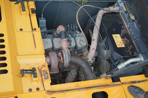 Hyundai 215 Excavator - Image 20