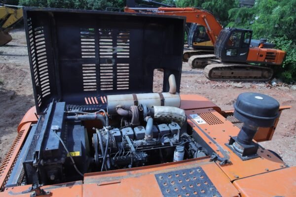 TATA Super 210 Excavator - Image 10