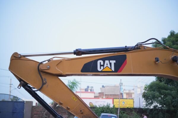 TATA SUPER EX 200 - Image 33