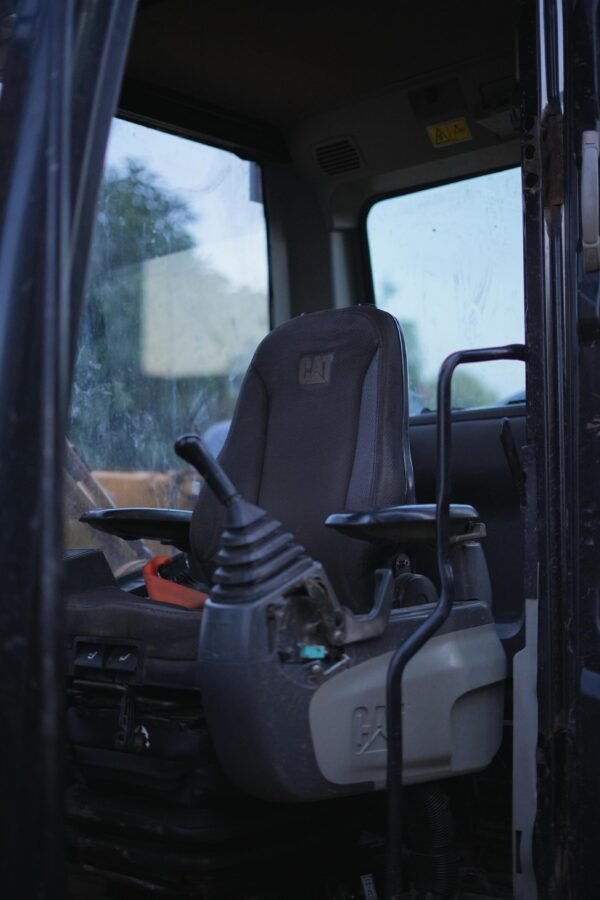 TATA SUPER EX 200 - Image 35