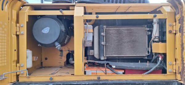 Sany 220 Excavator - Image 6